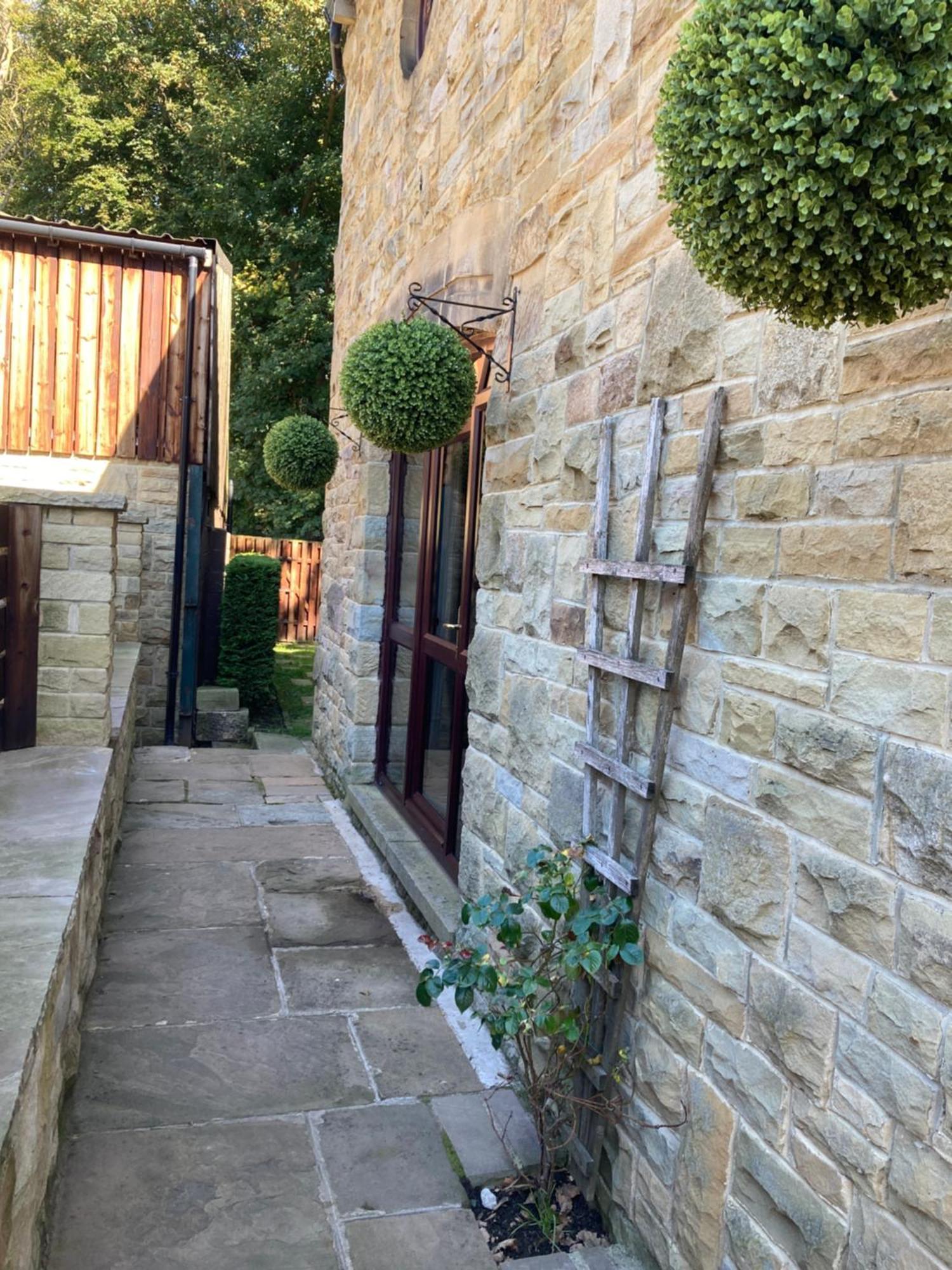 Stylish Ground Floor Apartment At Pingle Nook Farm Denby Dale Exterior photo